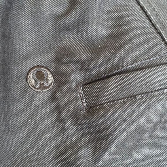 Lululemon Utilitech Relaxed-Fit Mid-Rise Trouser - Picture 4 of 5